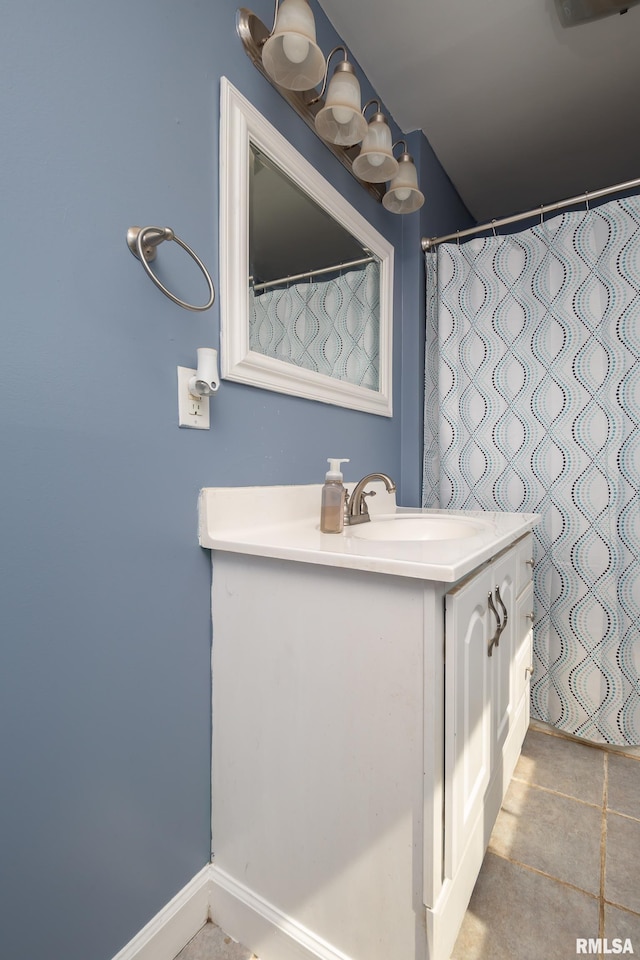 1637 24th Ave, Moline, IL 61265 - bathroom with vanity and a shower with shower curtain