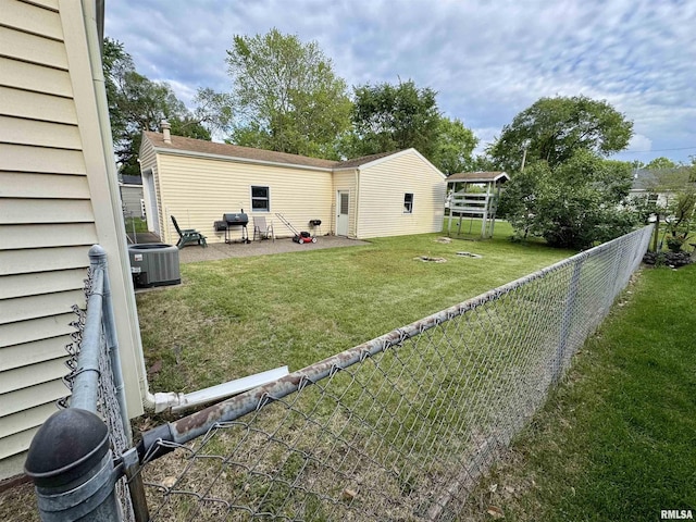 4708 26th Ave, Moline, IL 61265 - view of yard with a patio and central AC unit