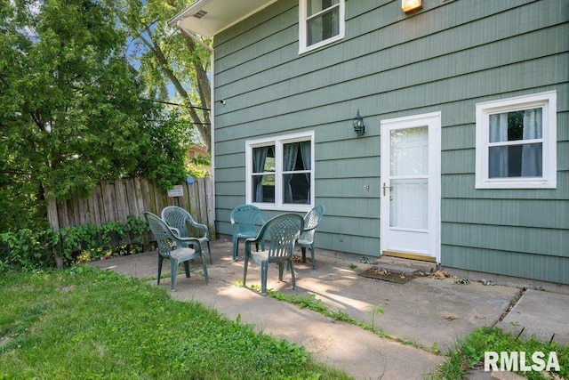 1820 W Hayes St, Davenport, IA 52804 - view of patio