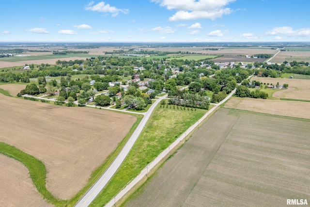 904 W Main St, Reynolds, IL 61279 - overview of rural landscape