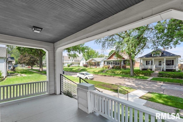 546 21st Ave, Moline, IL 61265 - porch featuring a residential view