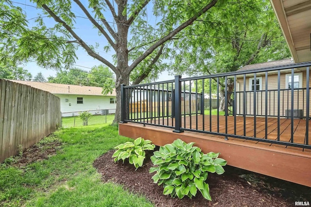 3610 Tam-O-Shanter Dr, Bettendorf, IA 52722 - view of yard