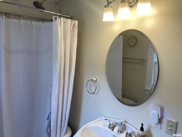 706 N Main St, Port Byron, IL 61275 - full bathroom with curtained shower