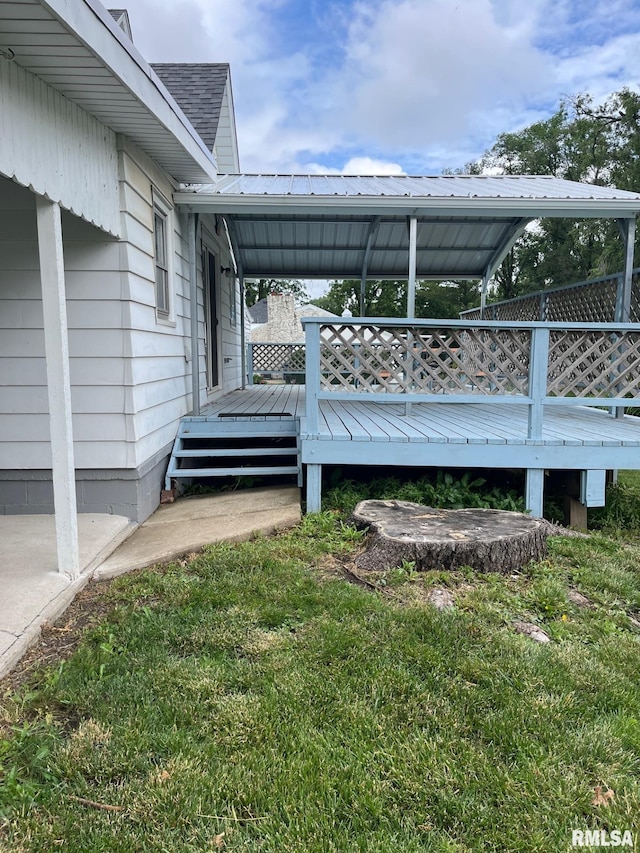 246 Willard St, Kewanee, IL 61443 - wooden deck with a yard
