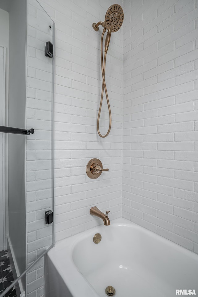 4418 11th St, East Moline, IL 61244 - full bathroom featuring washtub / shower combination