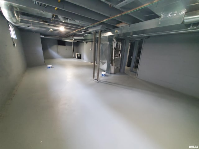 2037 18th St Unit B, Moline, IL 61265 - unfinished below grade area with heating unit
