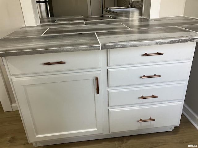136 W Mill St, Kewanee, IL 61443 - detailed view of wood finished floors
