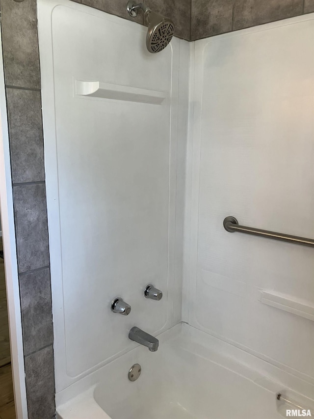 136 W Mill St, Kewanee, IL 61443 - bathroom featuring shower / bath combination