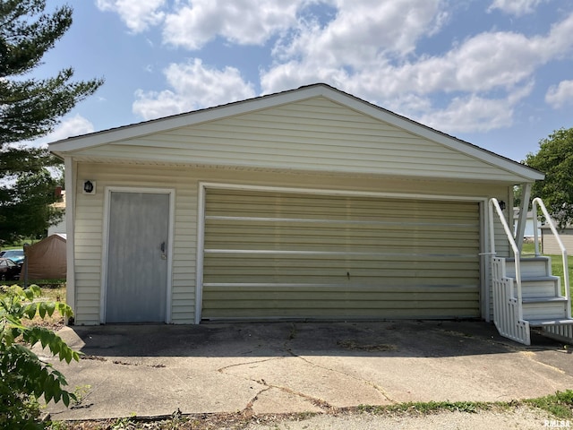 136 W Mill St, Kewanee, IL 61443 - view of detached garage