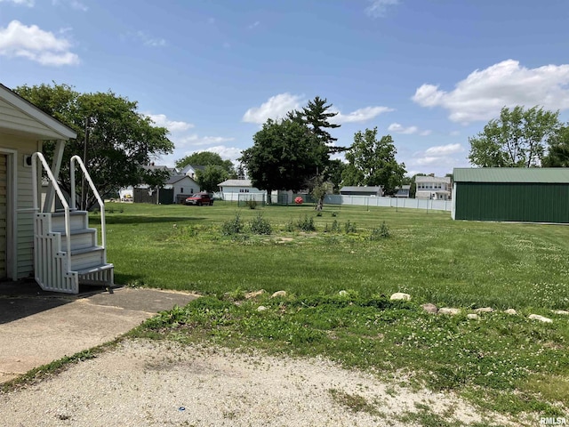 136 W Mill St, Kewanee, IL 61443 - view of grassy yard