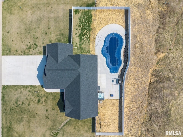18101 271st St, Long Grove, IA 52756 - bird's eye view of a pool area