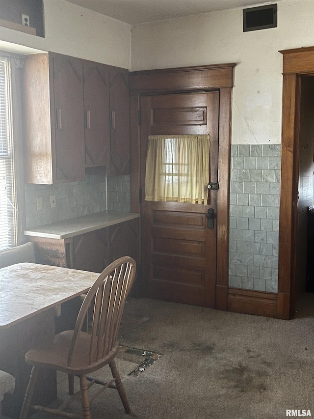 1109 S Michigan St, Davenport, IA 52802 - kitchen with carpet