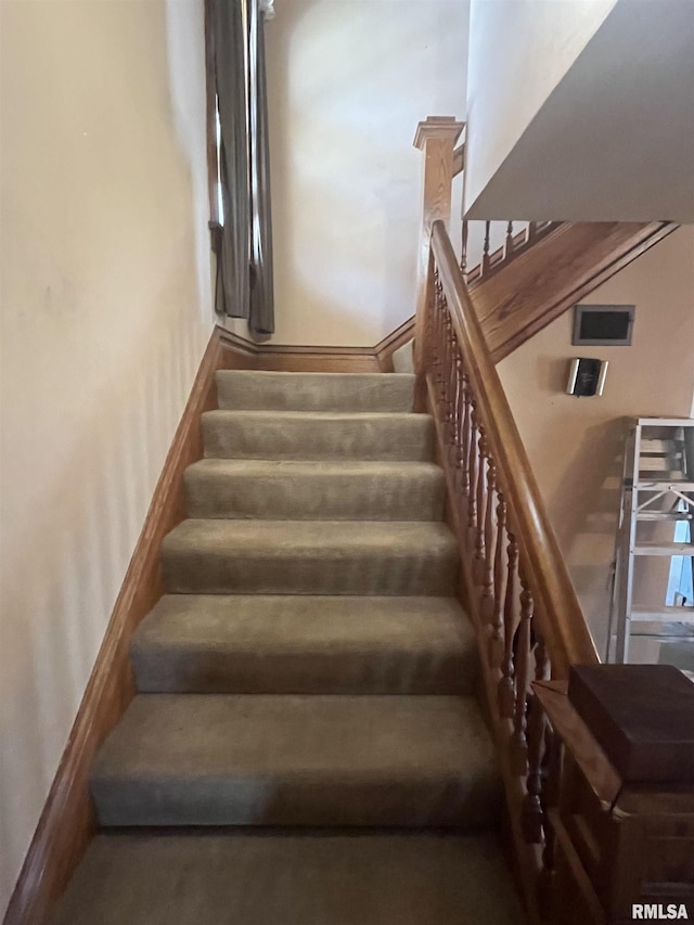 1109 S Michigan St, Davenport, IA 52802 - view of stairs