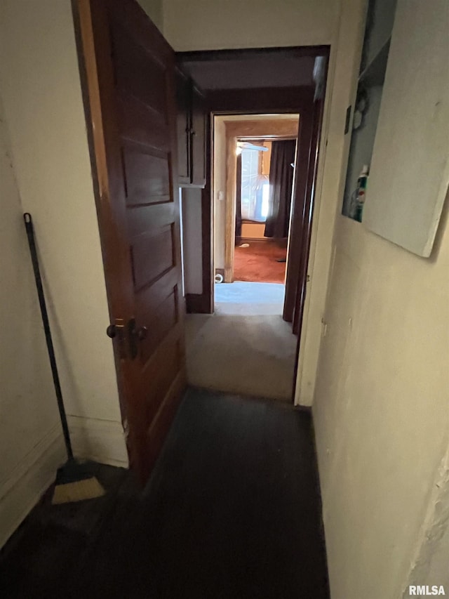 1109 S Michigan St, Davenport, IA 52802 - view of corridor