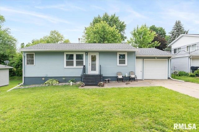 306 Myra Pl, Clinton, IA 52732 - ranch-style home featuring concrete driveway and a front yard