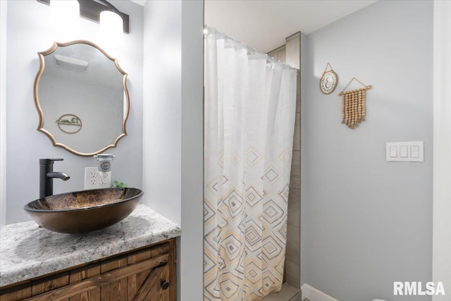 306 Myra Pl, Clinton, IA 52732 - full bathroom featuring vanity and curtained shower