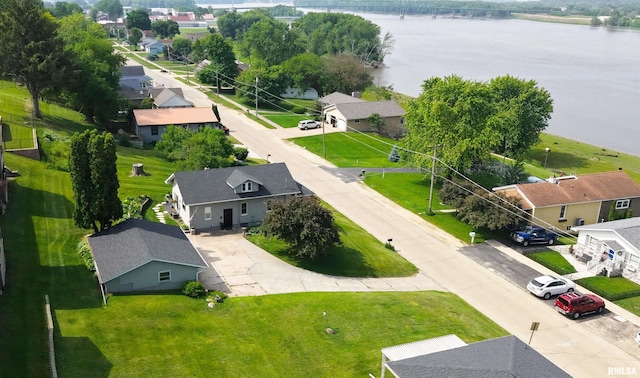 115 4th St, Fulton, IL 61252 - aerial view of residential area featuring a large body of water