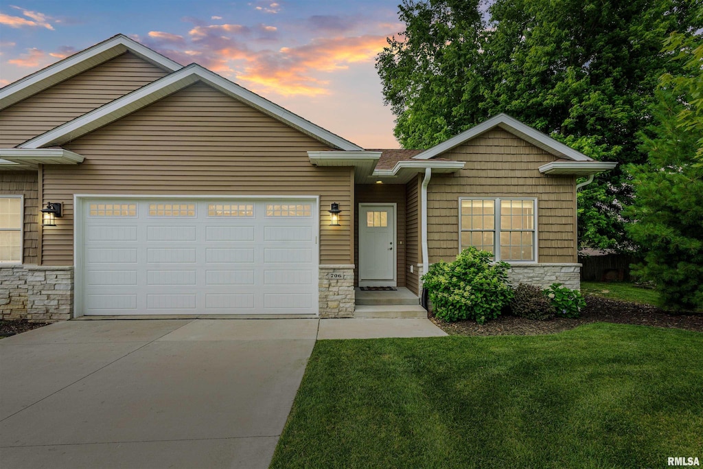 706 Titus Ct, Le Claire, IA 52753 - photo 1
