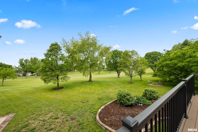 5 High Point Pl, Bettendorf, IA 52722 - view of green lawn featuring view of golf course
