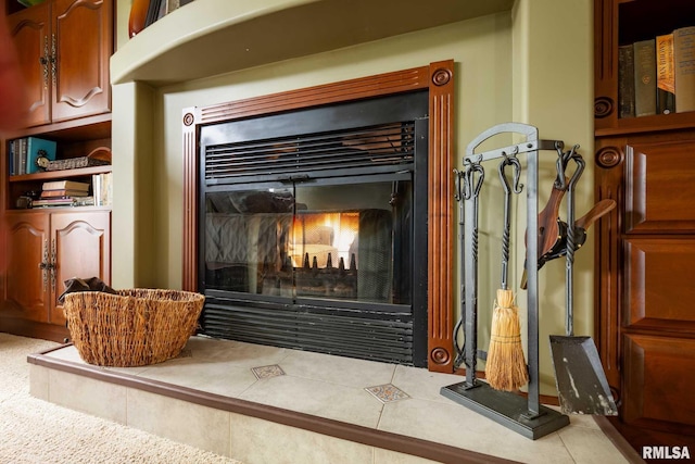 1300 W Brewster Rd, Herrin, IL 62948 - detailed view of a fireplace with flush hearth