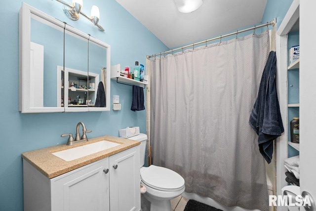1623 Alcoa Ave, Bettendorf, IA 52722 - bathroom with vanity and shower / bath combo