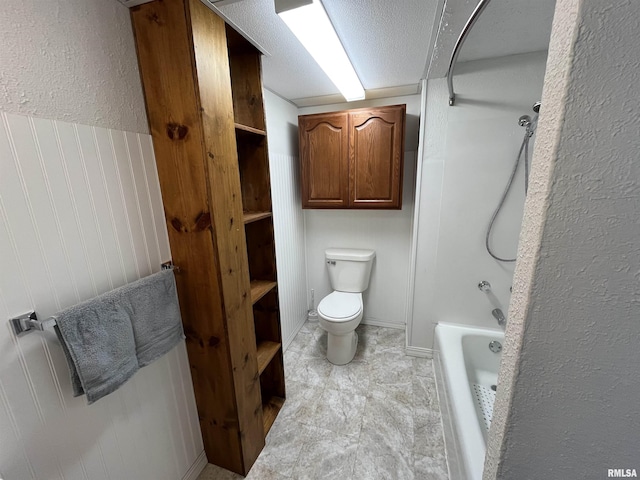 212 S E St, Cambridge, IL 61238 - bathroom featuring tub / shower combination and a textured ceiling