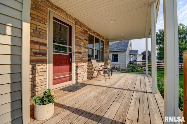 2410 Barker St, Clinton, IA 52732 - view of porch