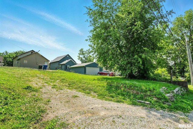 1108 Brown St, Davenport, IA 52804 - view of yard