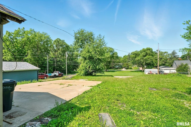 1108 Brown St, Davenport, IA 52804 - view of green lawn