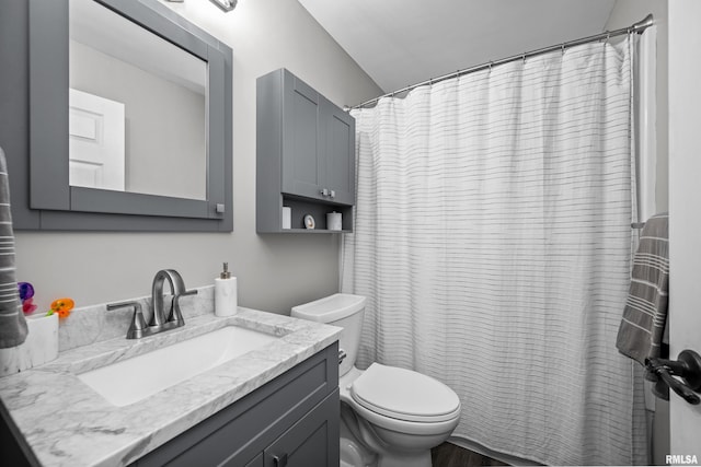 404 34th Ave, East Moline, IL 61244 - full bath featuring vanity and curtained shower