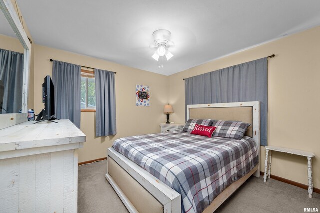 404 34th Ave, East Moline, IL 61244 - carpeted bedroom with baseboards