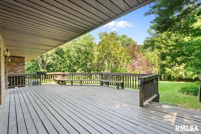 4319 7th Ave, Moline, IL 61265 - deck with a yard
