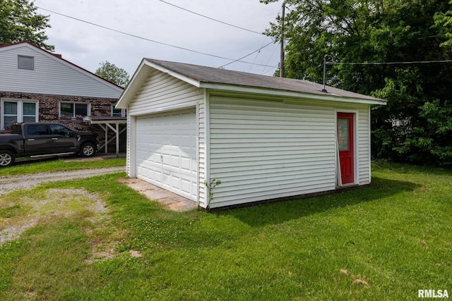 614 S Calumet St, Marion, IL 62959 - view of detached garage
