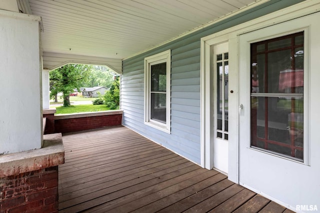 614 S Calumet St, Marion, IL 62959 - view of wooden porch
