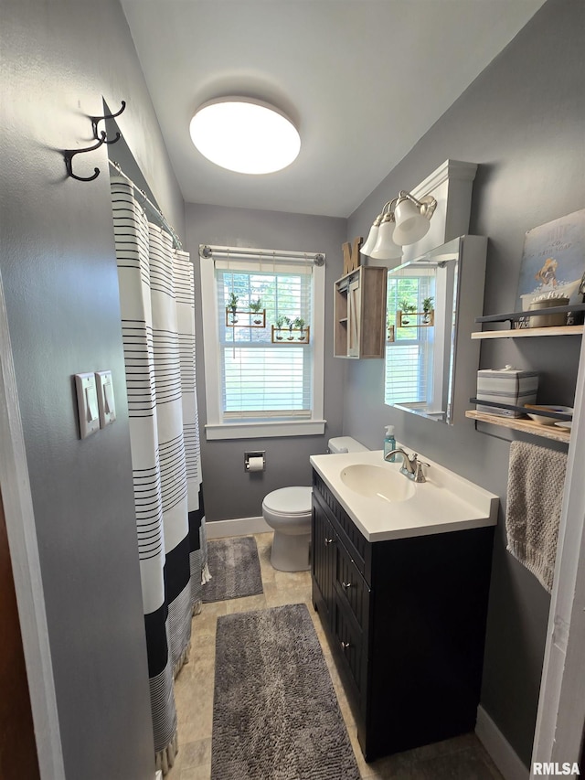 610 NW 6th St, Aledo, IL 61231 - full bath with toilet and vanity