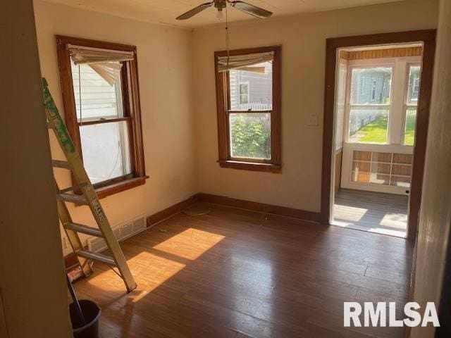 420 15th St, Silvis, IL 61282 - photo 18
