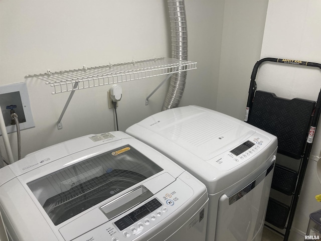 1862 53rd St, Moline, IL 61265 - washroom with separate washer and dryer