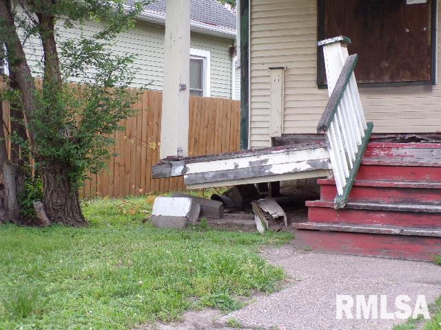 1010 S Ohio Ave, Davenport, IA 52802 - photo 17