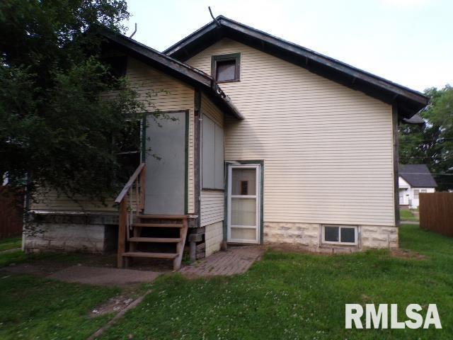 1010 S Ohio Ave, Davenport, IA 52802 - photo 5