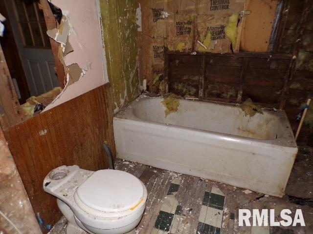 1010 S Ohio Ave, Davenport, IA 52802 - photo 8