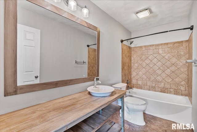 3611 75th St, Moline, IL 61265 - full bath featuring shower / bath combination and vanity