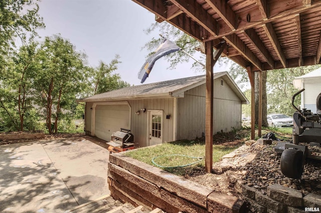 828 10th Ave, Fulton, IL 61252 - view of patio with an outdoor structure