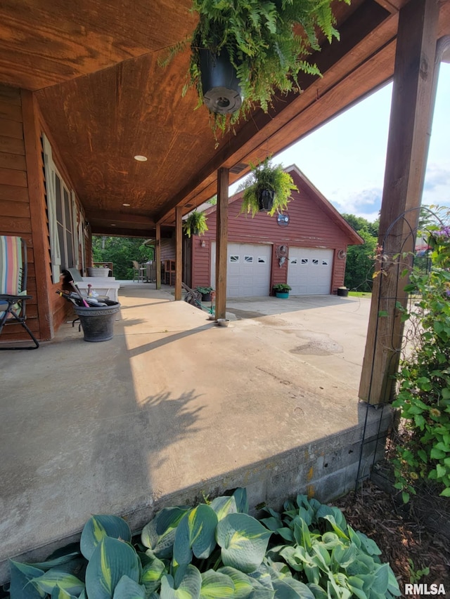 313 Double C Farm Ln, Dongola, IL 62964 - view of garage