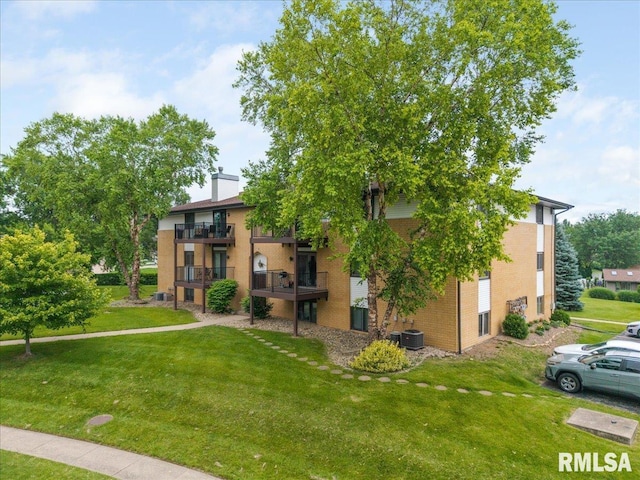 4725 Kynnelworth Dr Unit 8, Bettendorf, IA 52722 - view of property