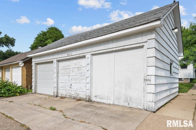 2531 5th St, Moline, IL 61265 - view of garage