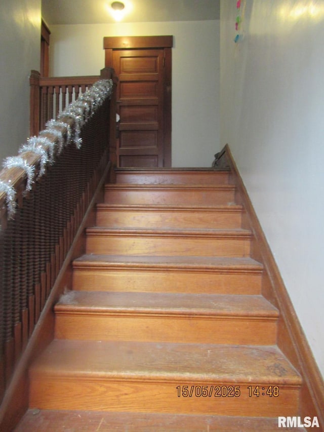 606 Meridian St Unit 1 & 2, Tipton, IA 52772 - view of stairway