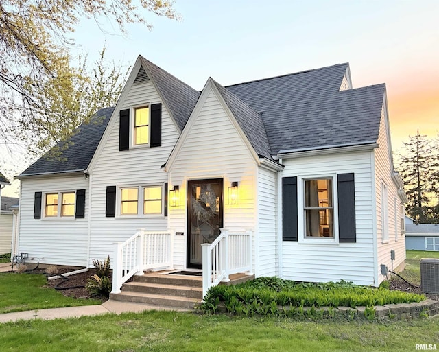 323 N Vail St, Geneseo, IL 61254 - view of front of property with a shingled roof