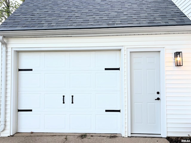 323 N Vail St, Geneseo, IL 61254 - view of garage