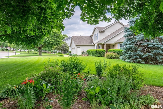 1010 Meadows Cir, Bettendorf, IA 52722 - view of green lawn