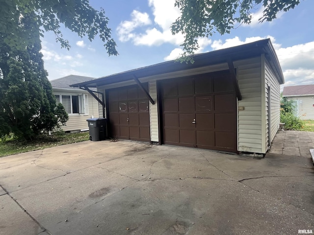 448 E 4th St, Milan, IL 61264 - view of garage